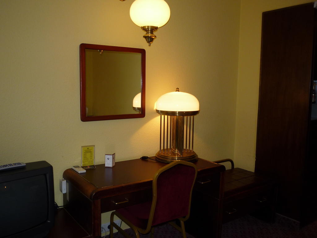 Kaloz Fregatt Panzio & Etterem Tata Room photo